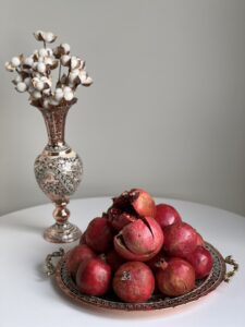 سینی و گلدان مسی نقره کوب