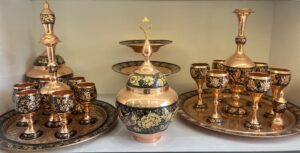 ست شربت خوری مسی شامل تنگ و گیلاس تراش