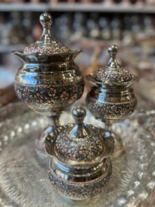 چرا ظروف مسی تراش گلبرگ برند تک غدیری؟
